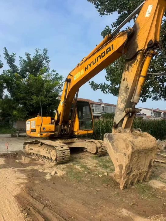 Buy Hyundai R215-7 Used Excavator / 1