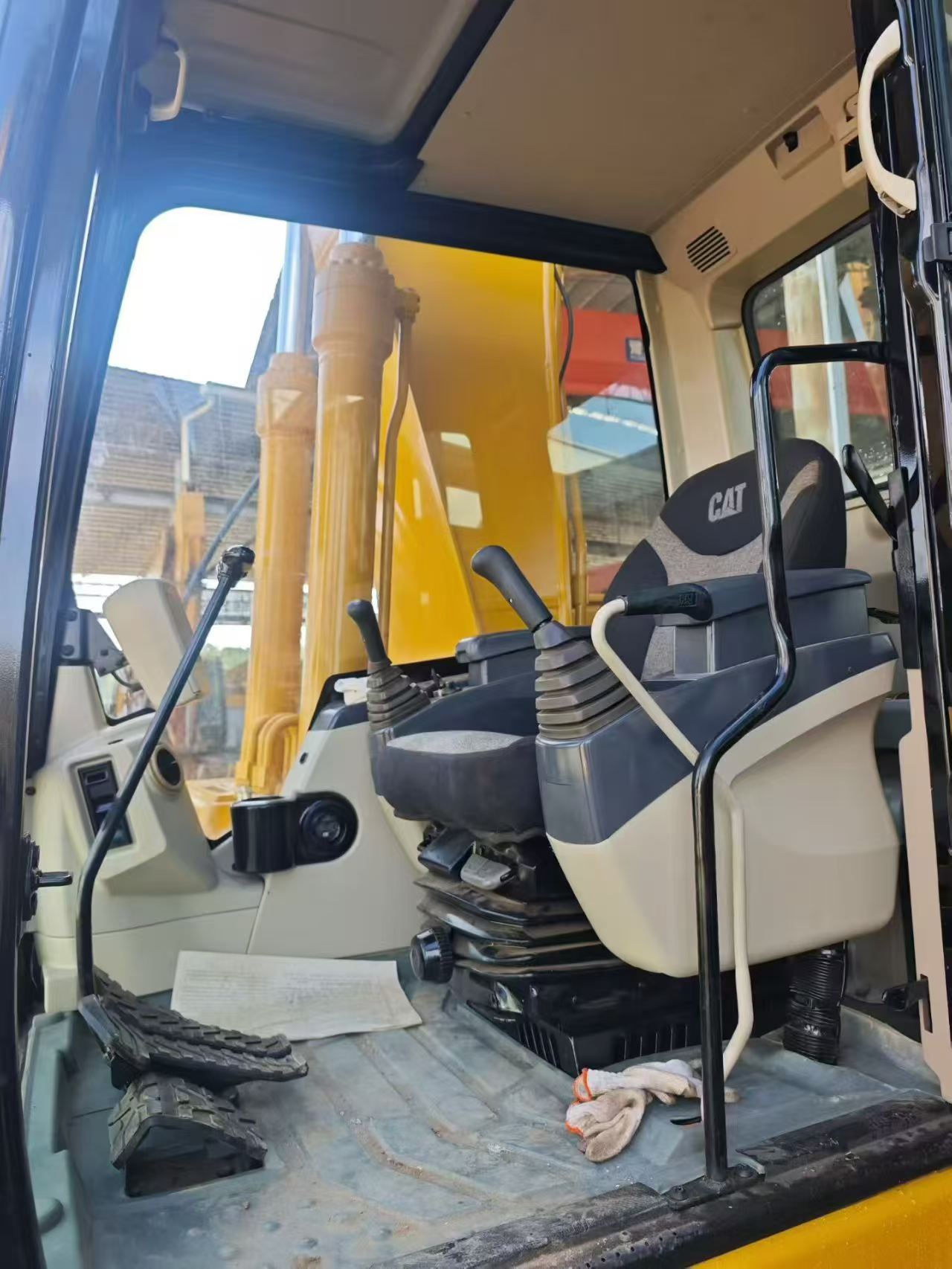 Buy Caterpillar 320C Used Excavator / 9