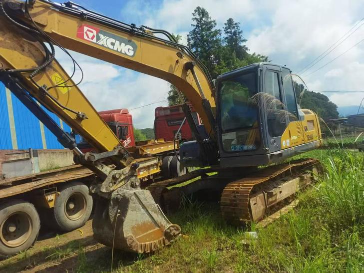 Buy XCMG XE135B Used Excavator / 1