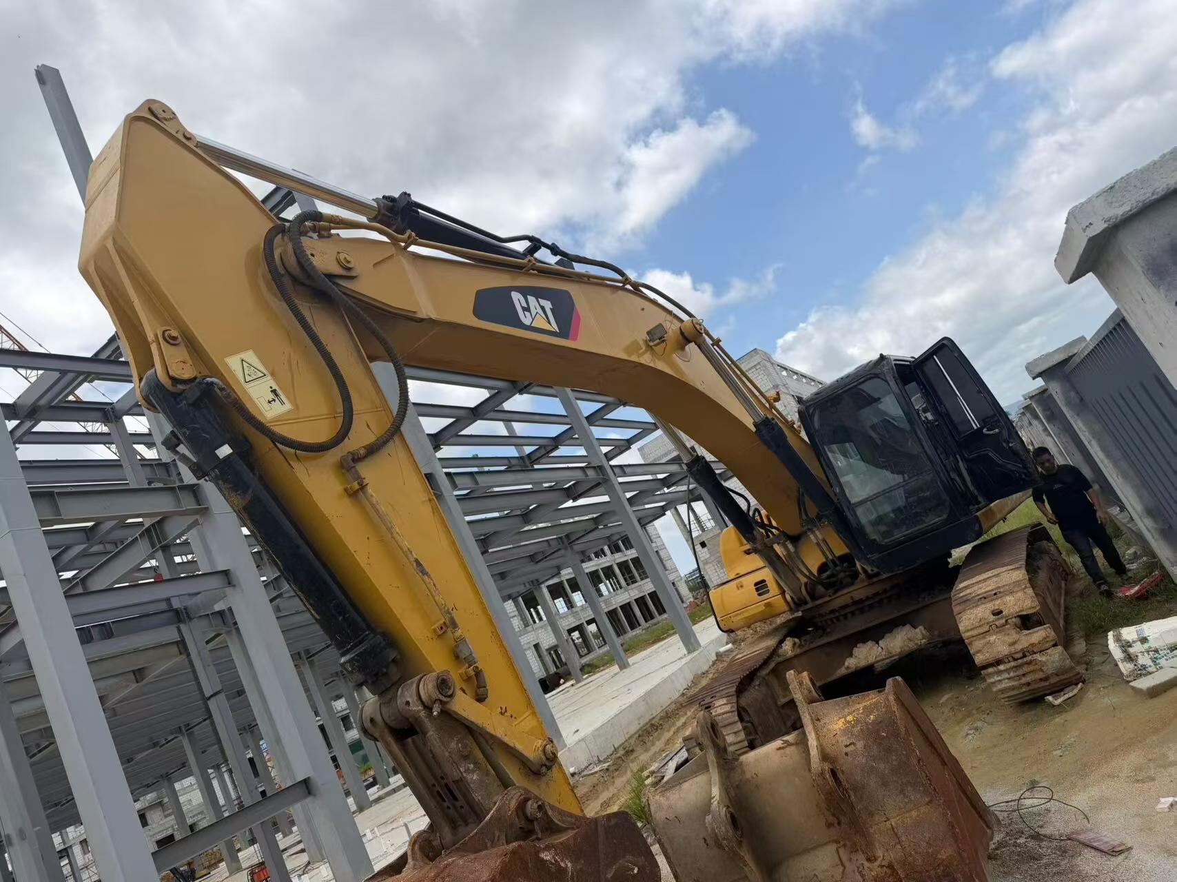 Buy Caterpillar 330C Used Excavator / 8
