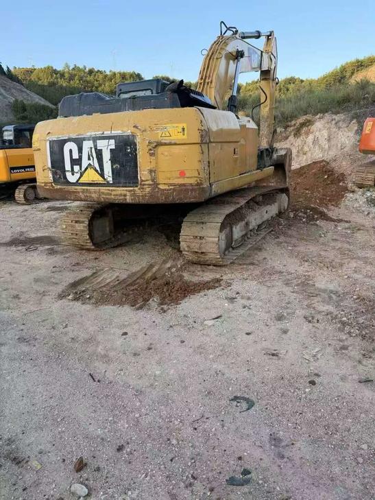 Buy Caterpillar 326DL Used Excavator / 1