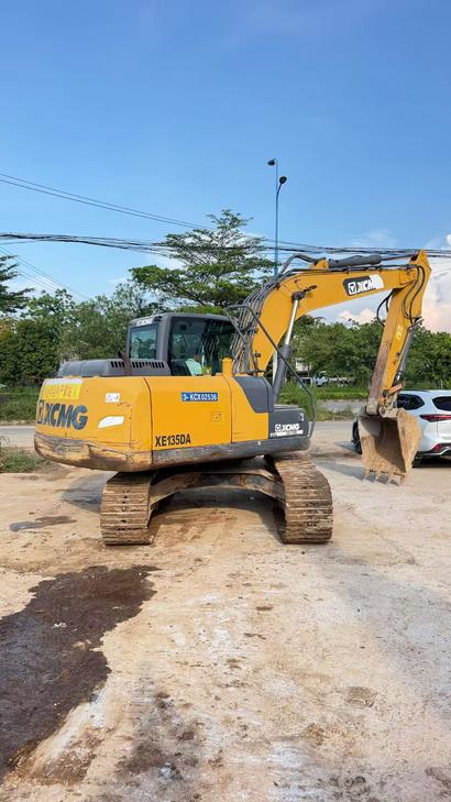 Buy XCMG XE135B Used Excavator / 1