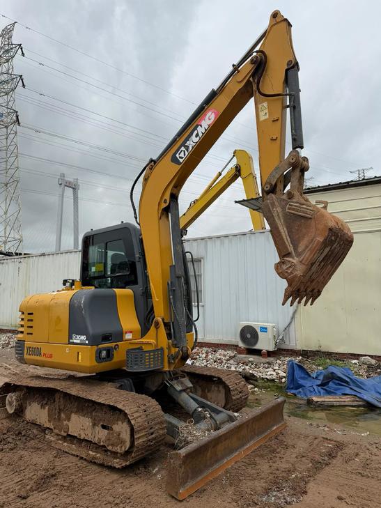Buy XCMG XE60 Used Excavator / 1