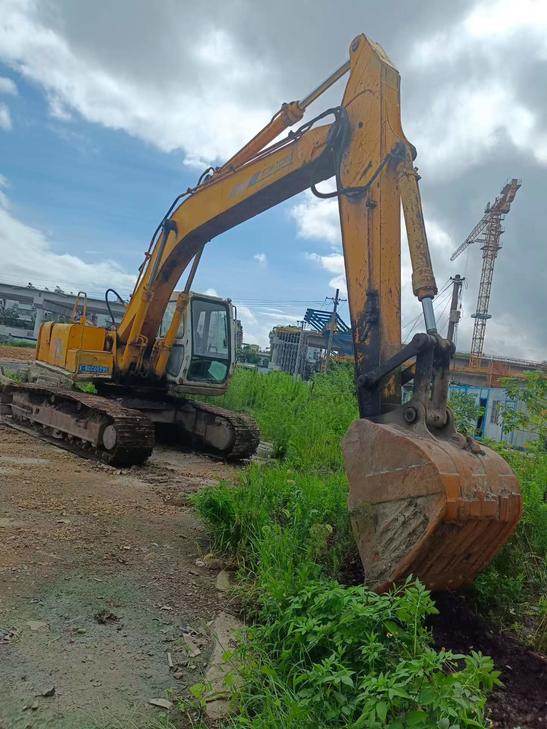 Buy Sumitomo SH200 Used Excavator / 1