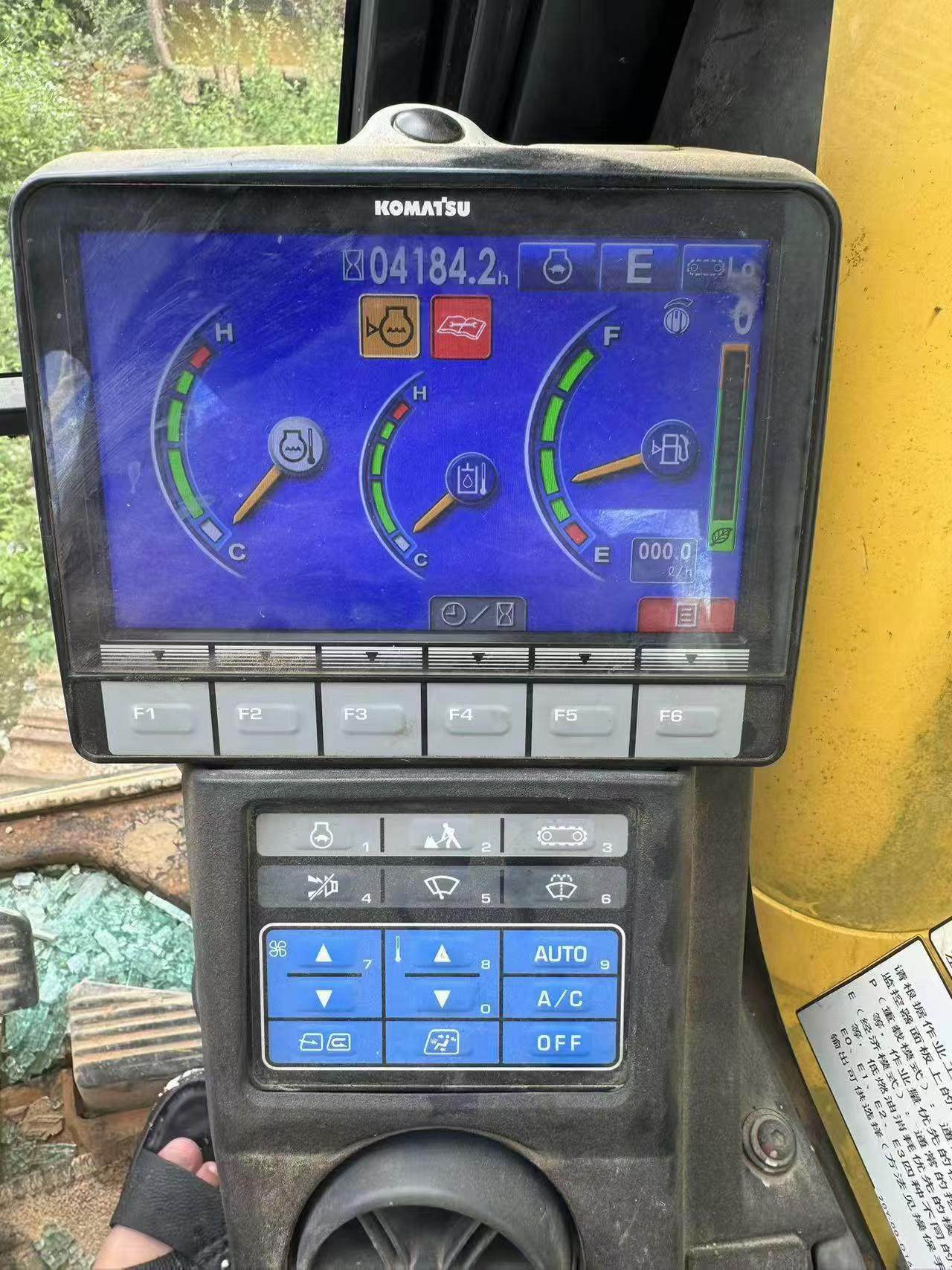 Buy Komatsu PC200 Used Excavator / 7