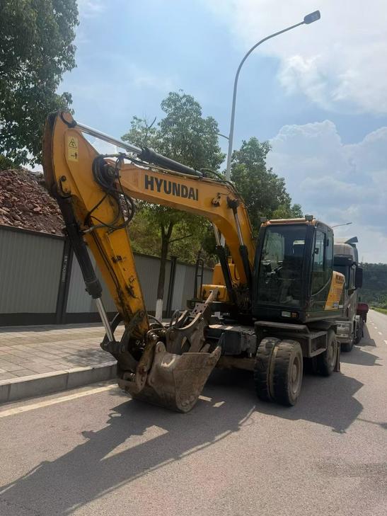 Buy Hyundai R150-7 Used Excavator / 1