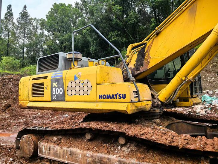 Buy Komatsu PC460LC-8 Used Excavator / 1