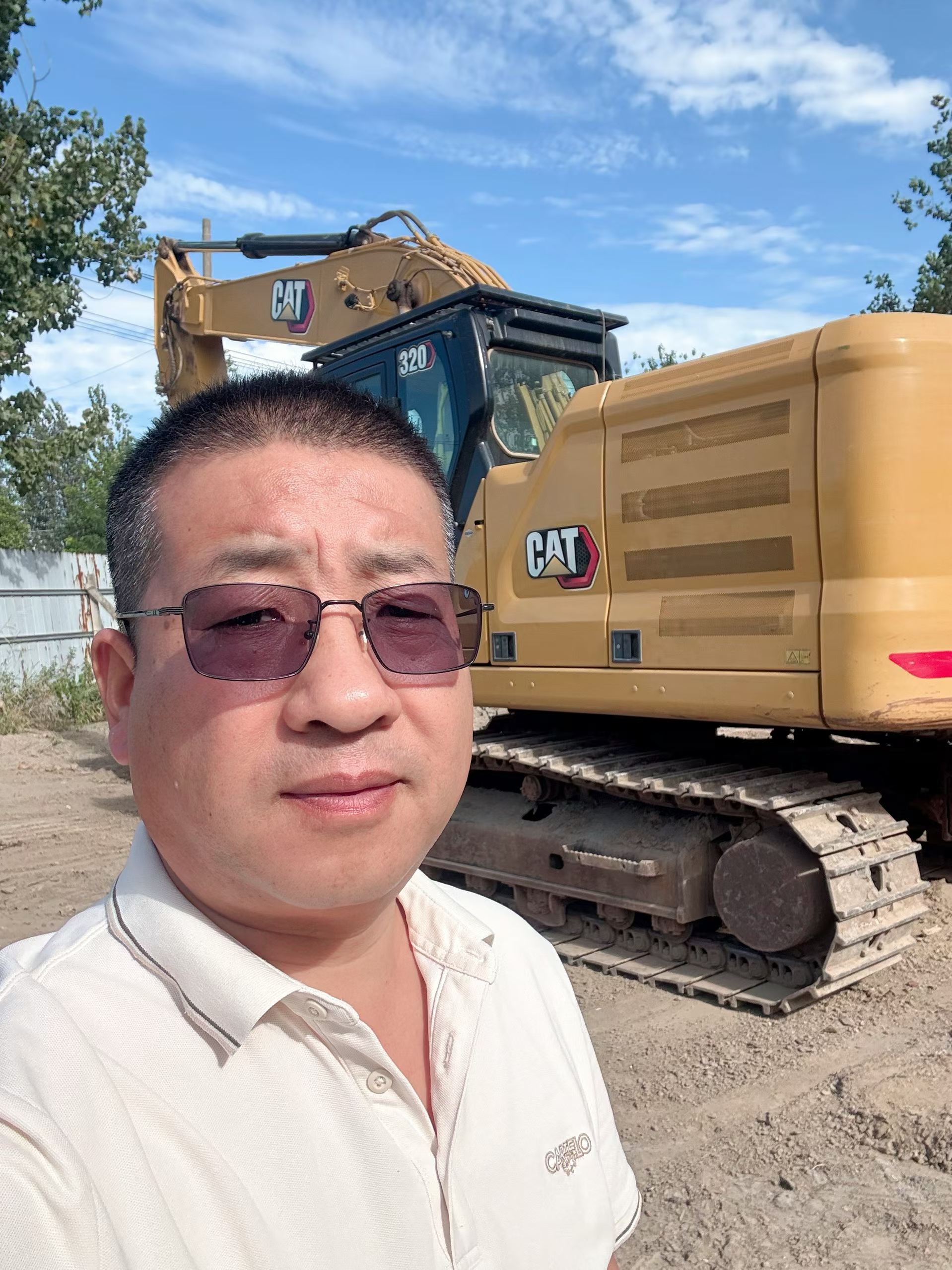 Buy Caterpillar 320A Used Excavator / 2 Buy Caterpillar 320A Used Excavator / 2