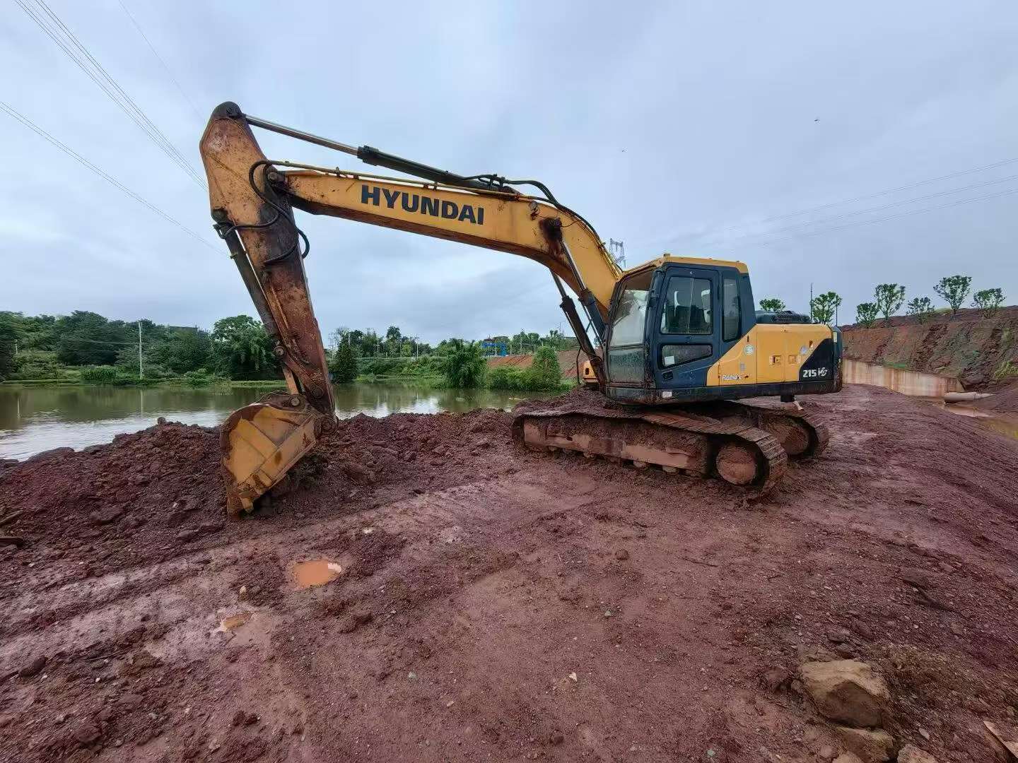 Buy Hyundai R215VS Used Excavator / 4