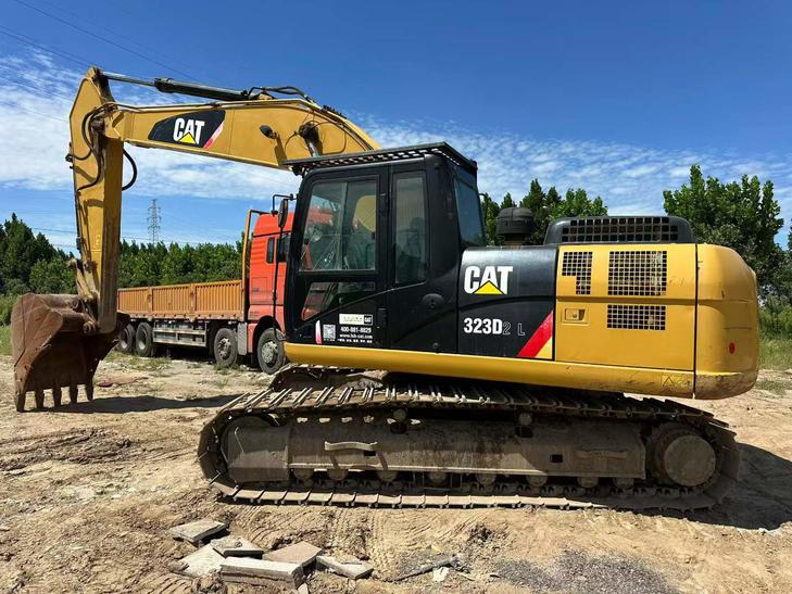 Buy Caterpillar 323 Used Excavator / 1