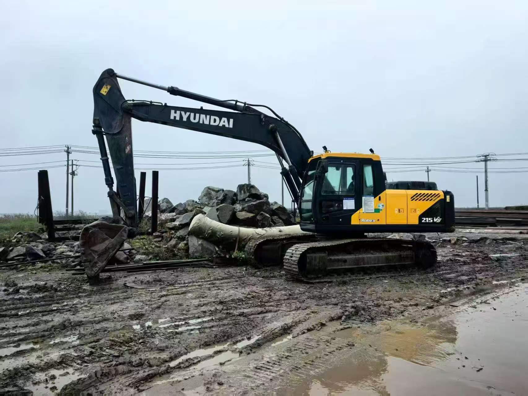 Buy Hyundai R215-7 Used Excavator / 1