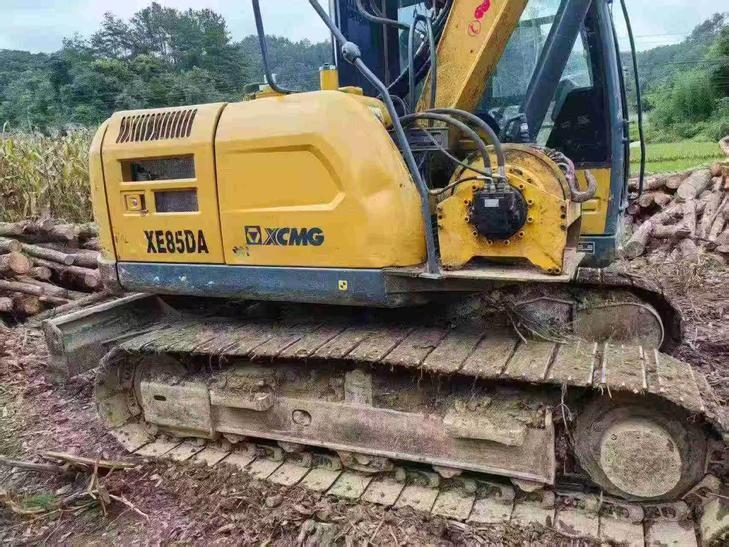 Buy XCMG XE75C Used Excavator / 1