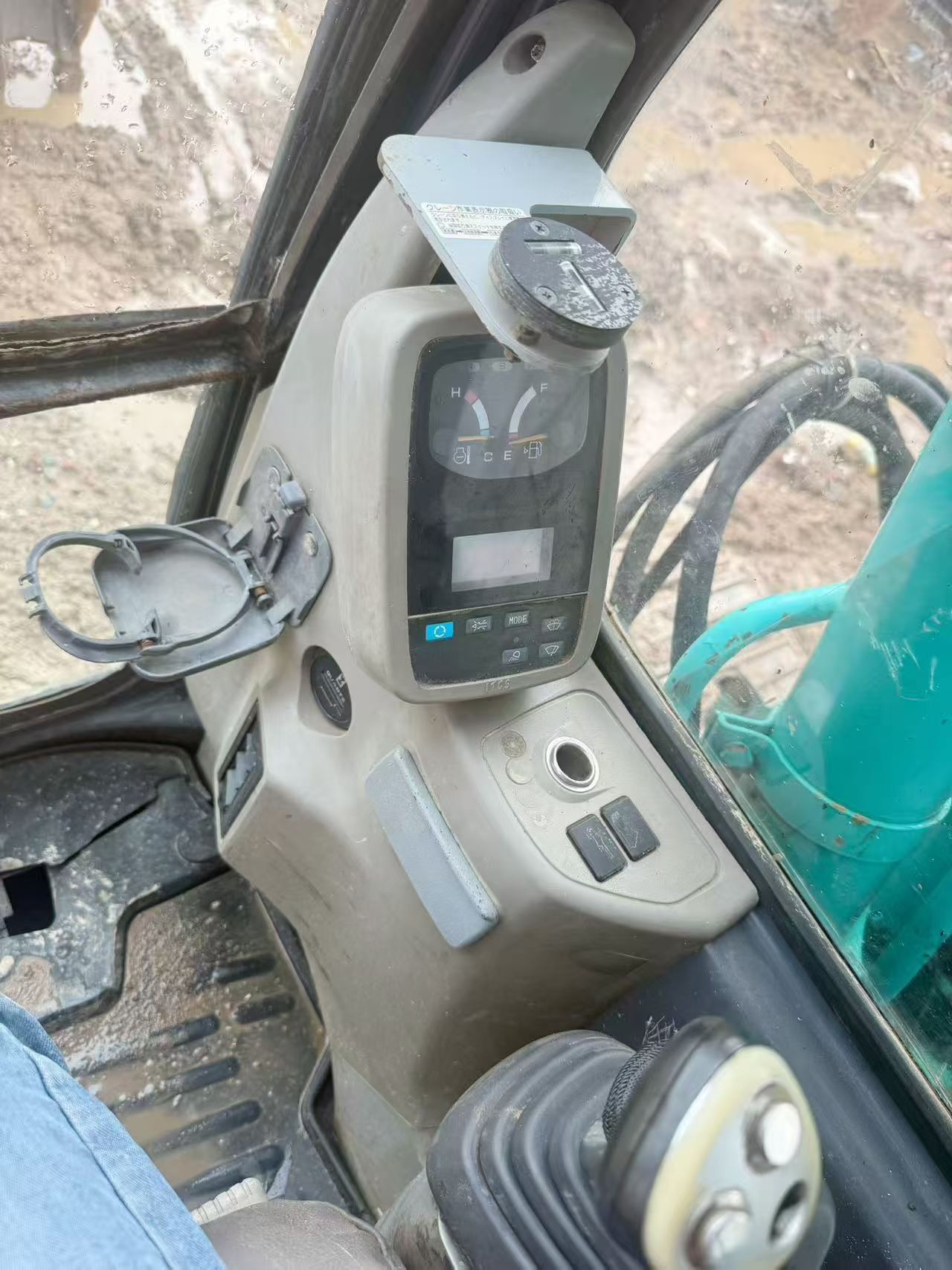 Buy Kobelco SK135 Used Excavator / 3