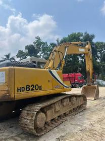 Buy Kato 820-3SP Used Excavator / 4 Buy Kato 820-3SP Used Excavator / 4