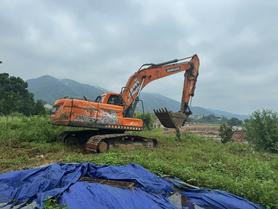 Buy Doosan DH215-7 Used Excavator / 2 Buy Doosan DH215-7 Used Excavator / 2