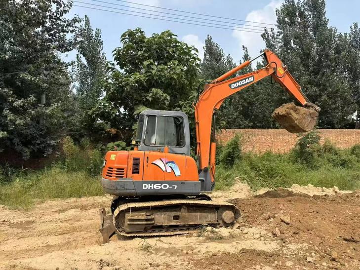 Buy Doosan DH55 Used Excavator / 1