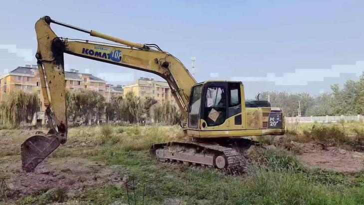 Buy Komatsu PC200-8 Used Excavator / 1