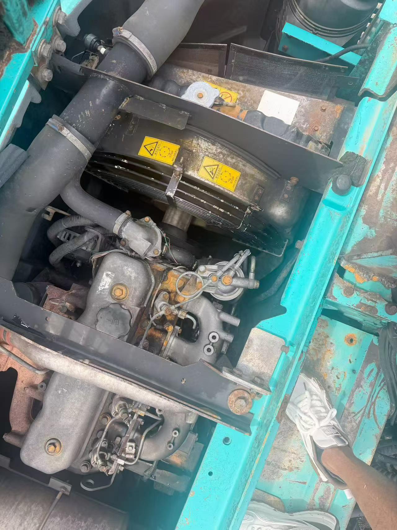 Buy Kobelco SK135 Used Excavator / 8