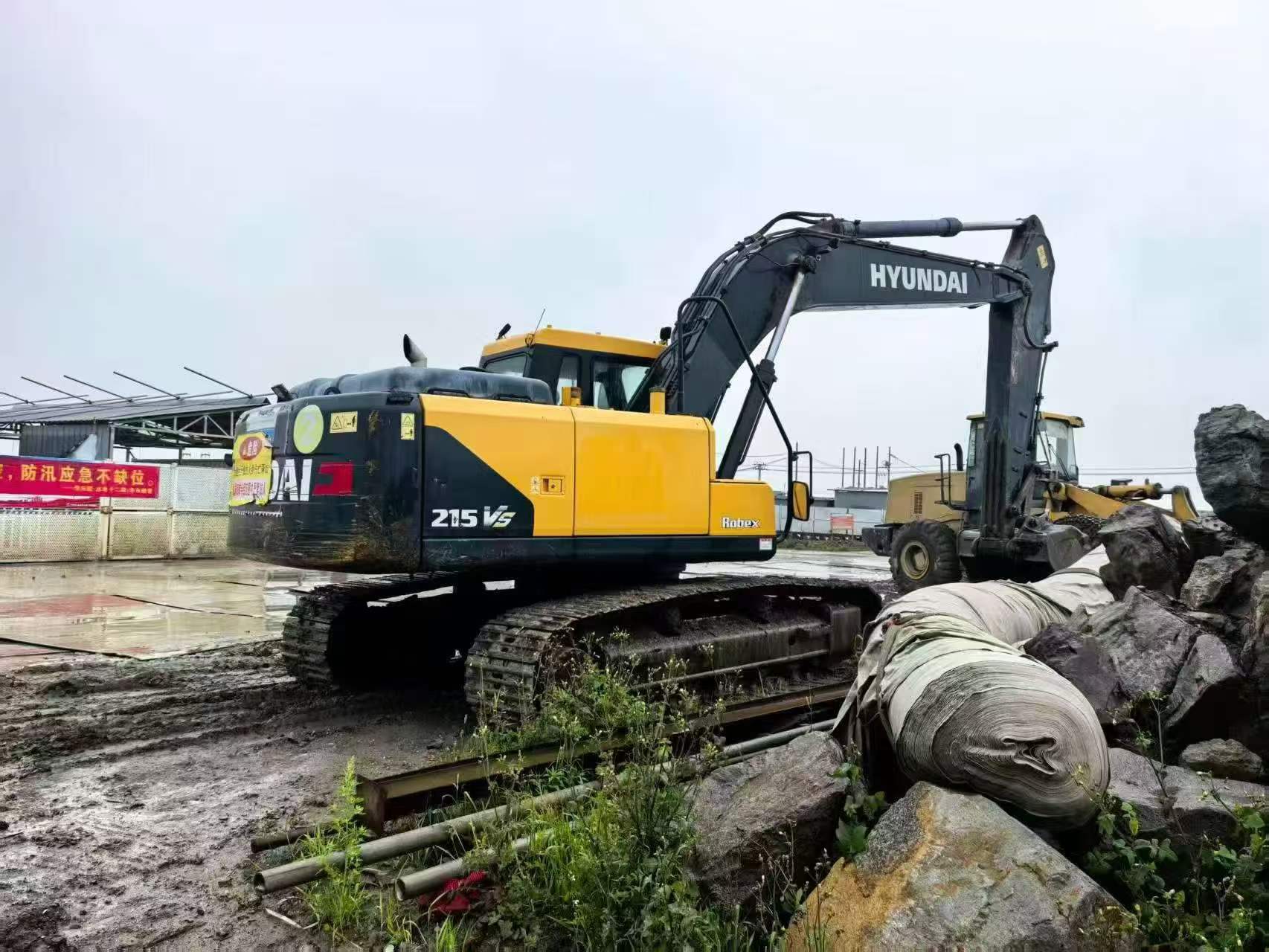 Buy Hyundai R215-7 Used Excavator / 2 Buy Hyundai R215-7 Used Excavator / 2