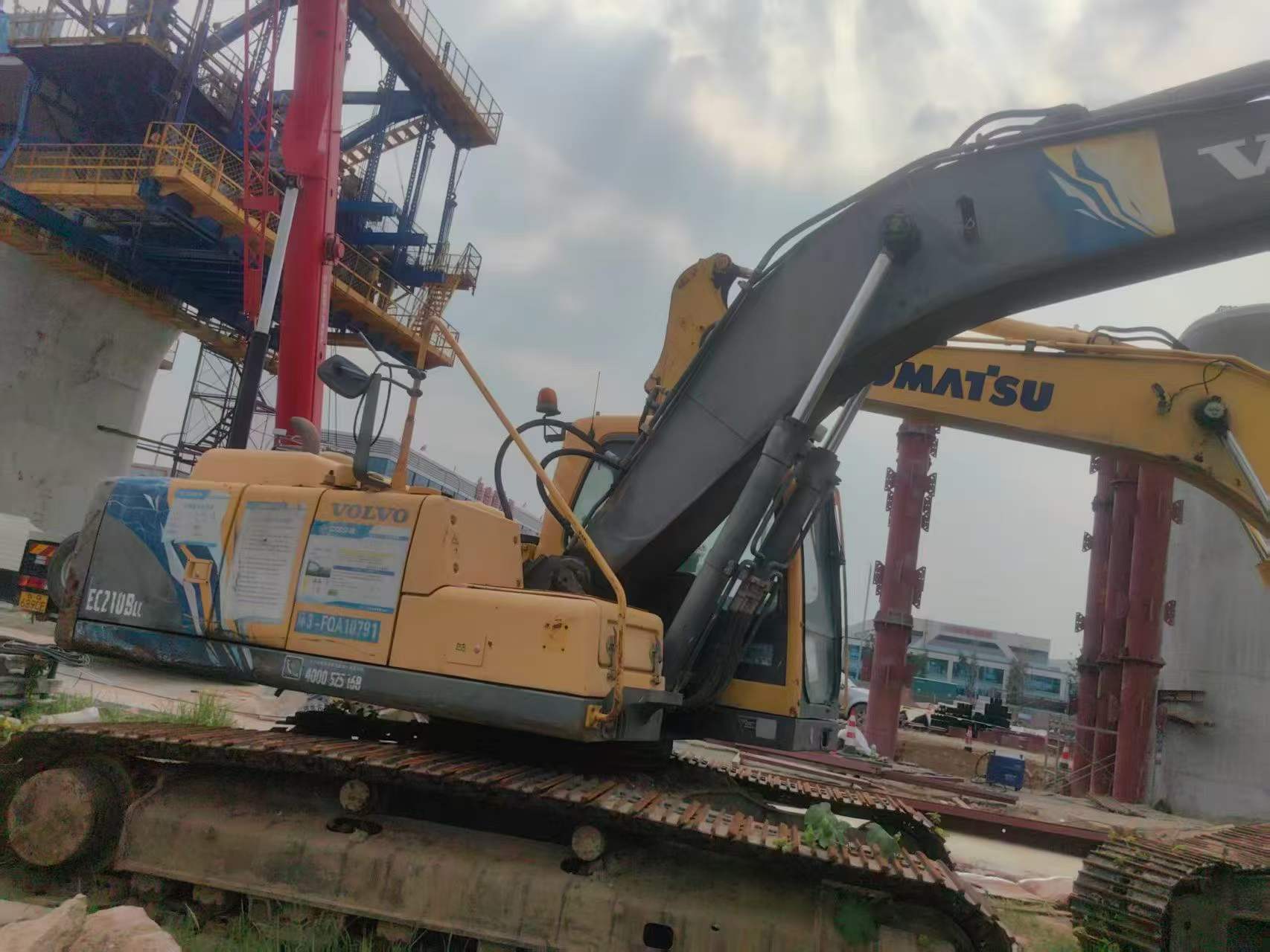 Buy Volvo EC210B Used Excavator / 4