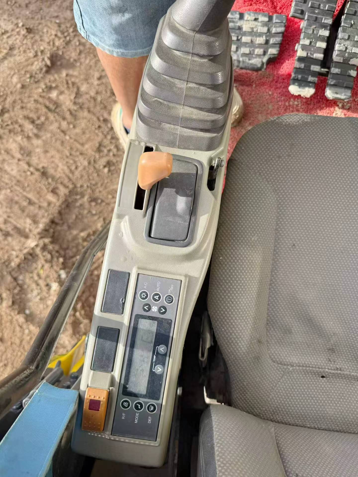 Buy Sumitomo SH130-3 Used Excavator / 4 Buy Sumitomo SH130-3 Used Excavator / 4