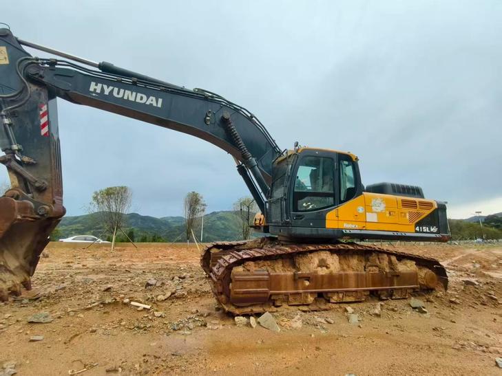 Buy Hyundai R385LVS Used Excavator / 1