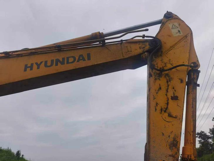 Buy Hyundai R215-7 Used Excavator / 1
