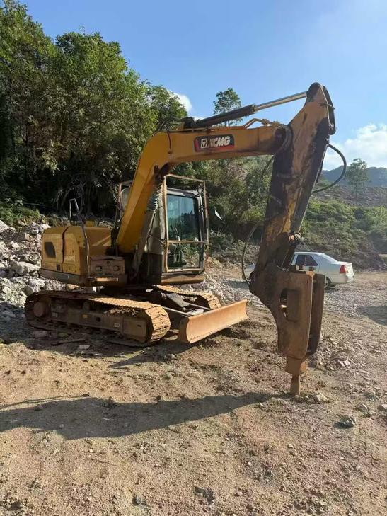 Buy XCMG XE75C Used Excavator / 1