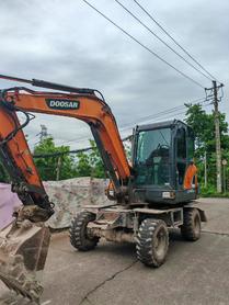 Buy Doosan DH60 Used Excavator / 2 Buy Doosan DH60 Used Excavator / 2
