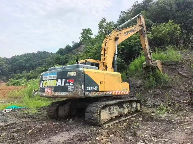 Buy Hyundai R215VS Used Excavator / 1