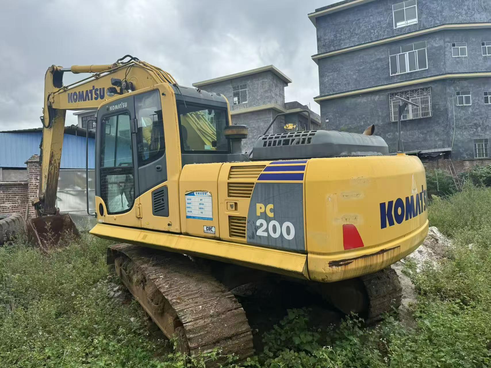 Buy Komatsu PC200 Used Excavator / 3