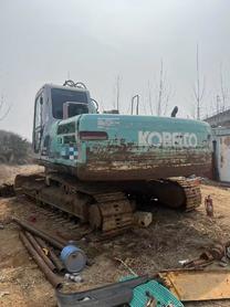 Buy Kobelco SK200-6 Used Excavator / 2 Buy Kobelco SK200-6 Used Excavator / 2