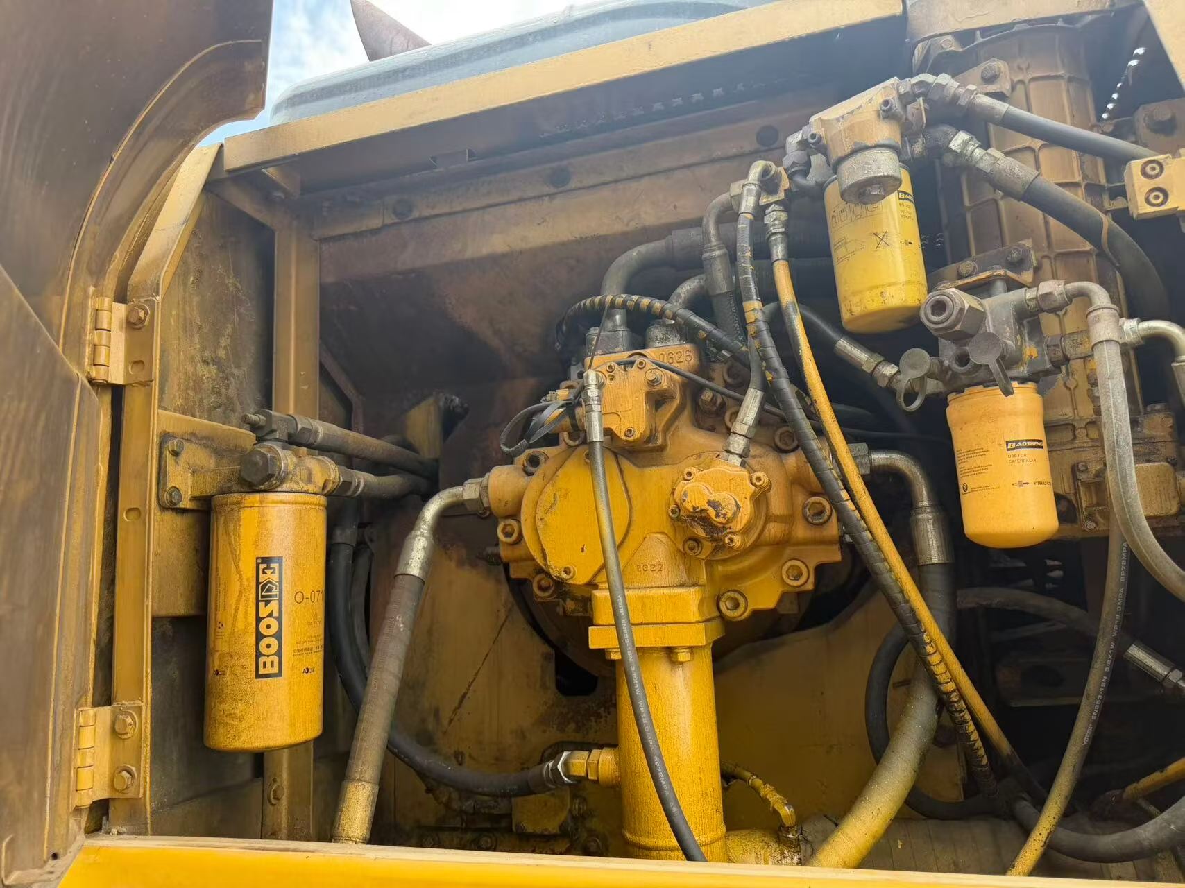 Buy Caterpillar 330C Used Excavator / 2
