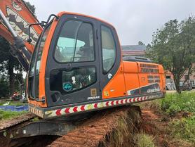 Buy Doosan DH215-7 Used Excavator / 5 Buy Doosan DH215-7 Used Excavator / 5