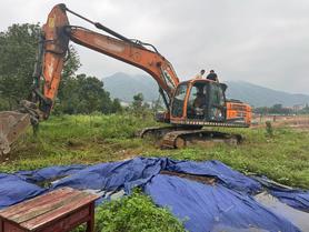 Buy Doosan DH215-7 Used Excavator / 3 Buy Doosan DH215-7 Used Excavator / 3