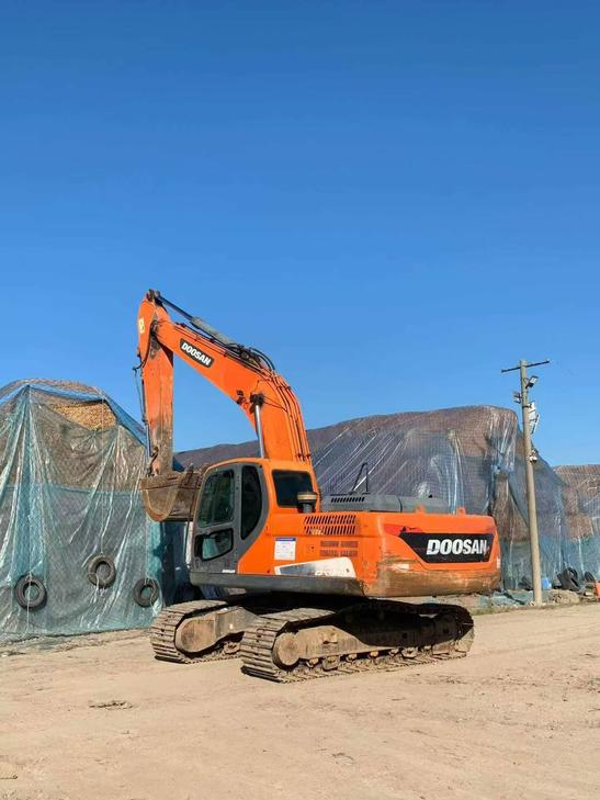 Buy Doosan DX215-9C Used Excavator / 1