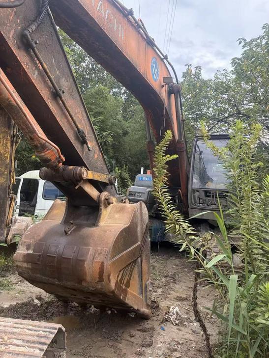 Buy Hitachi ZX240-3G Used Excavator / 1