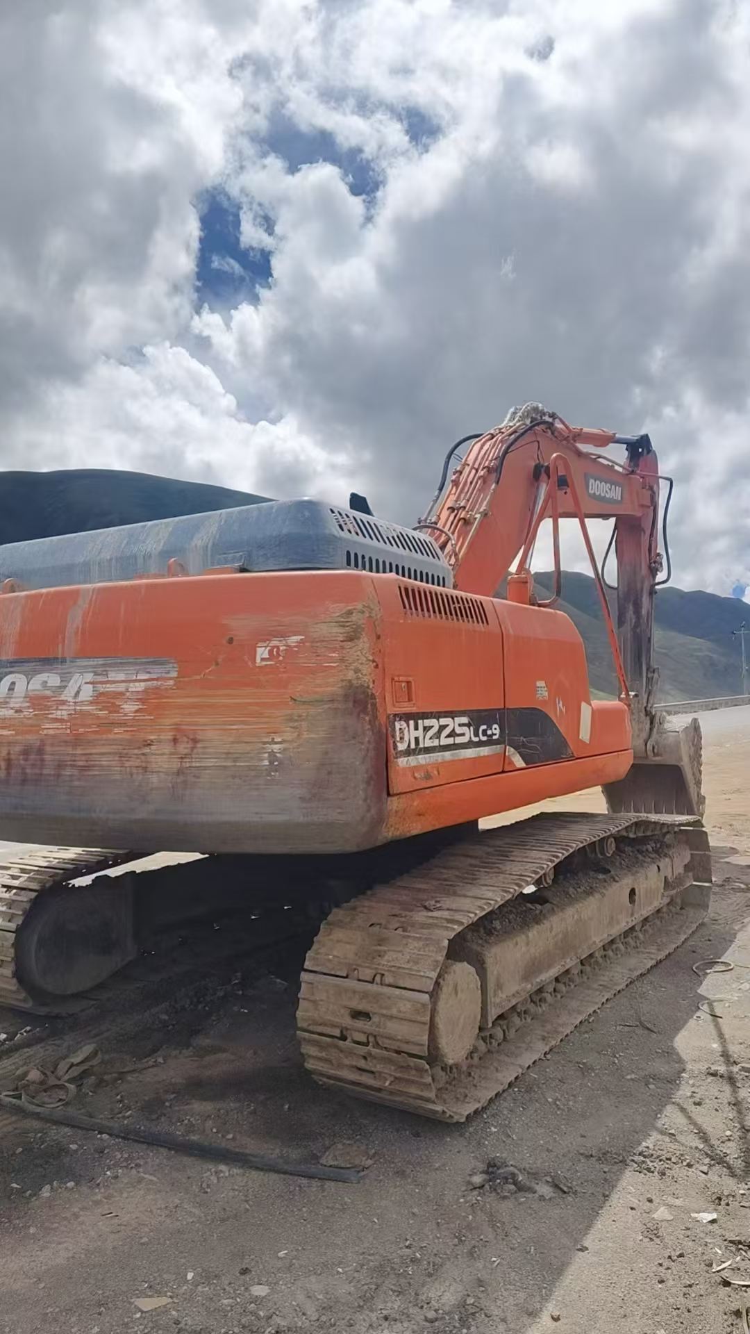 Buy Doosan S225 Used Excavator / 3