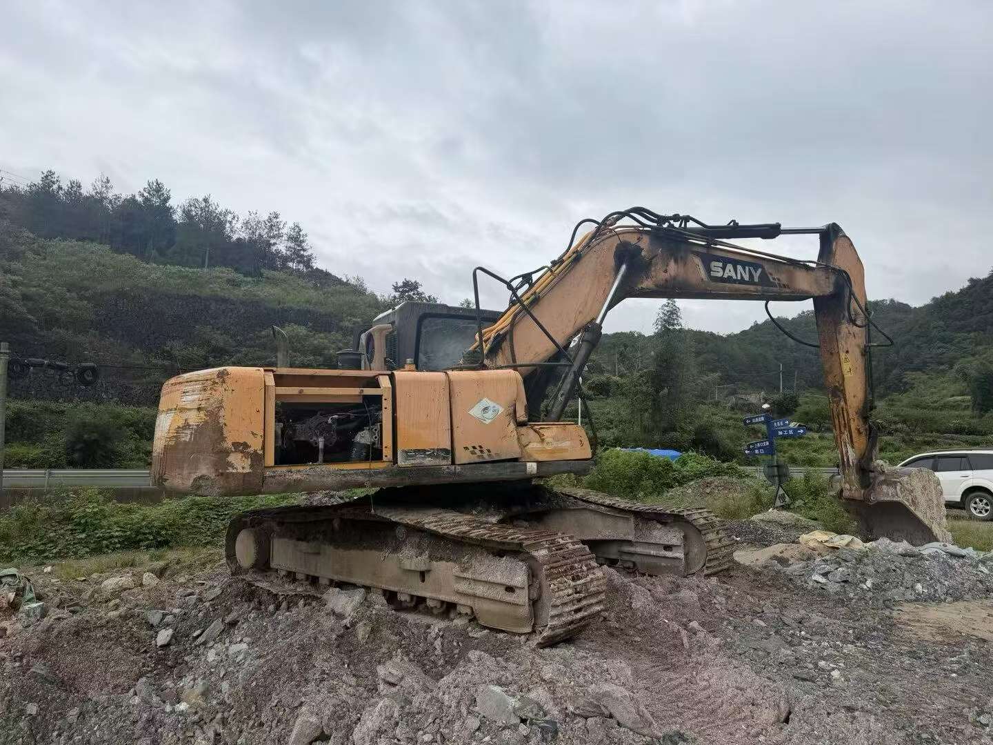 Buy Sany SY215C Used Excavator / 8