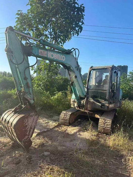 Buy Kobelco SK60 Used Excavator / 1