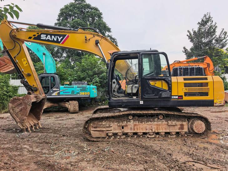 Buy Sany SY235C Used Excavator / 1