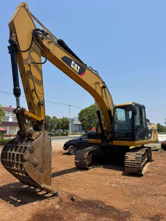 Buy Caterpillar 320D Used Excavator / 1