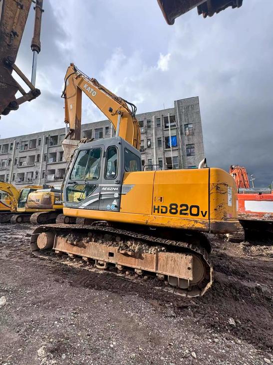 Buy Kato Used Excavator / 1