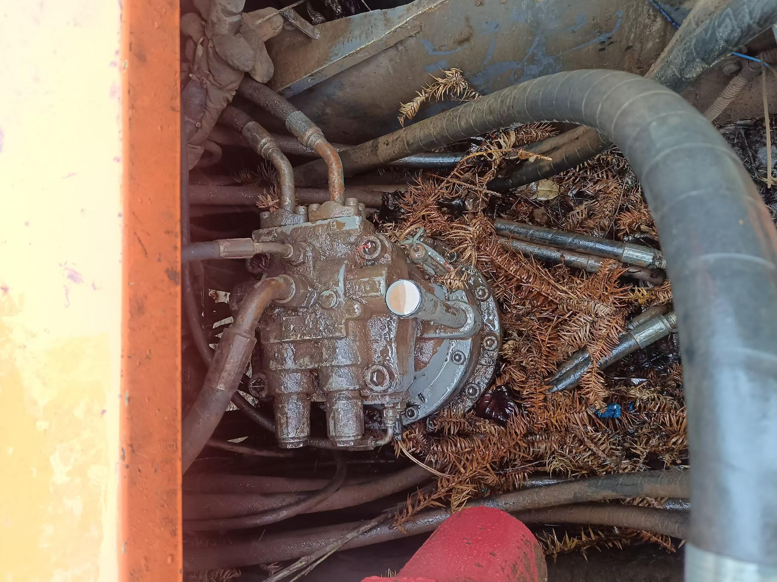 Buy Hitachi ZX200-3G Used Excavator / 4
