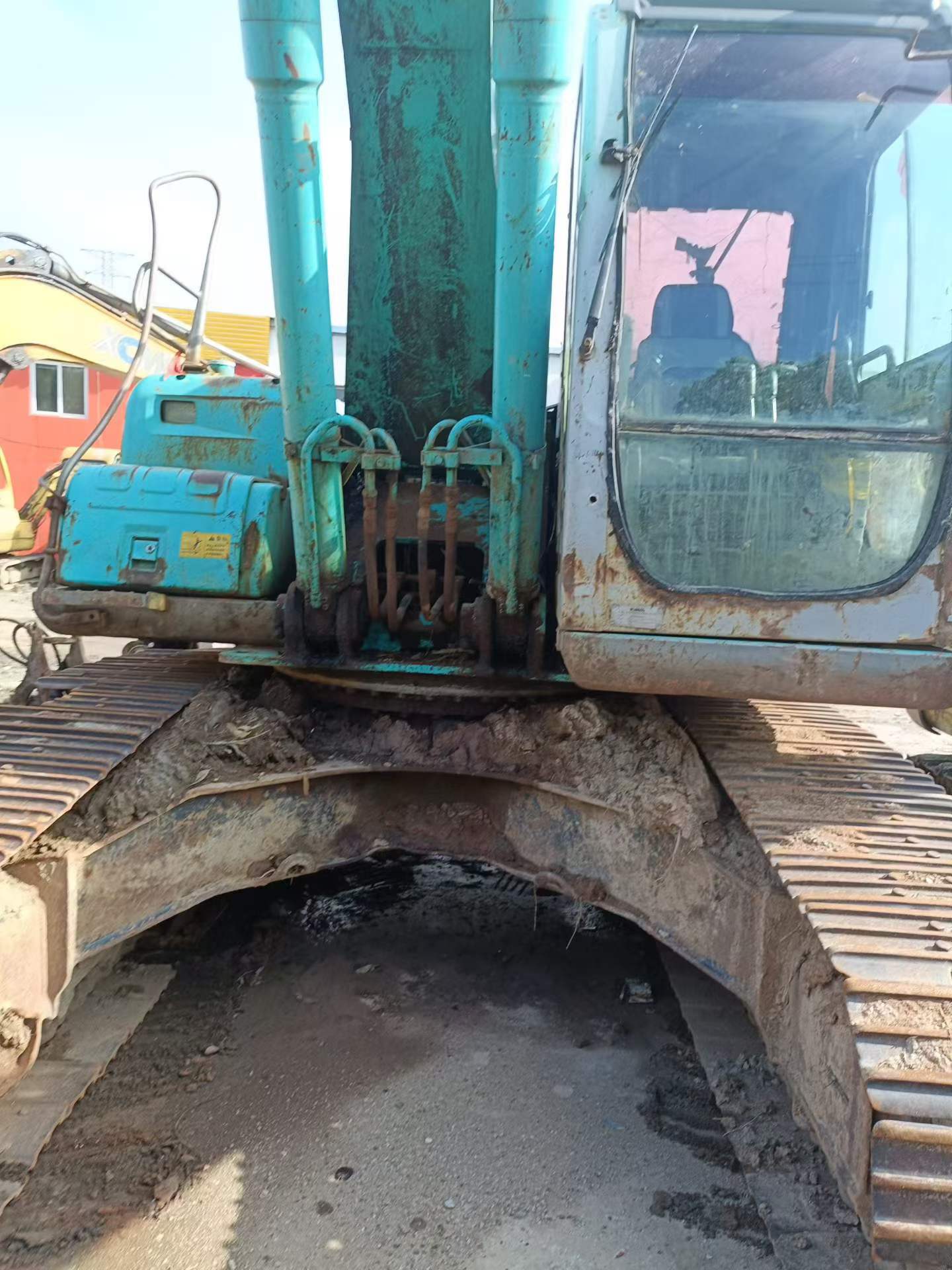 Buy Kobelco SK200-6E Used Excavator / 4