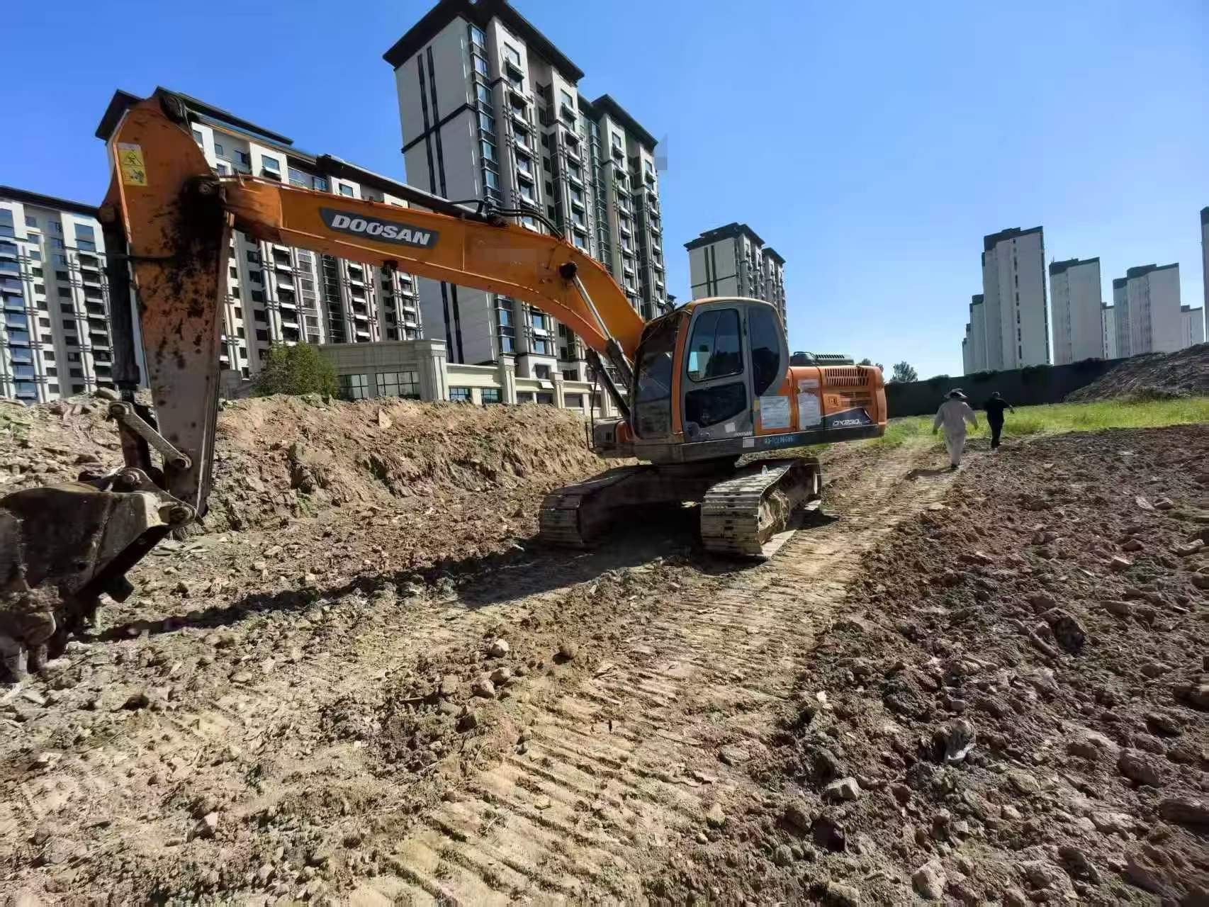 Buy Doosan DH215-7 Used Excavator / 2