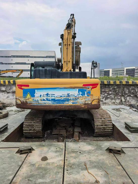 Buy Sany SY215C Used Excavator / 1