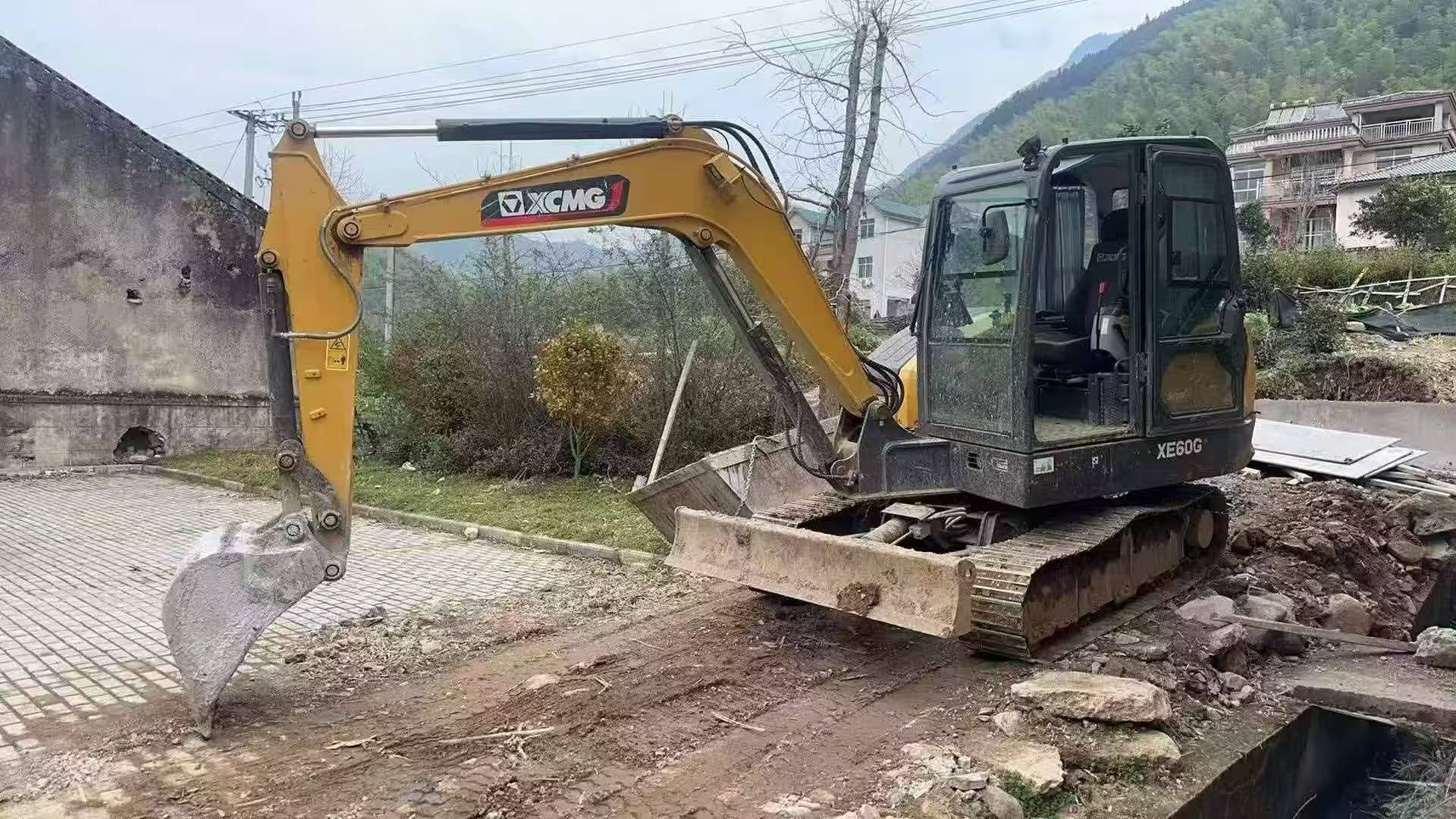 Buy XCMG XE60 Used Excavator / 5