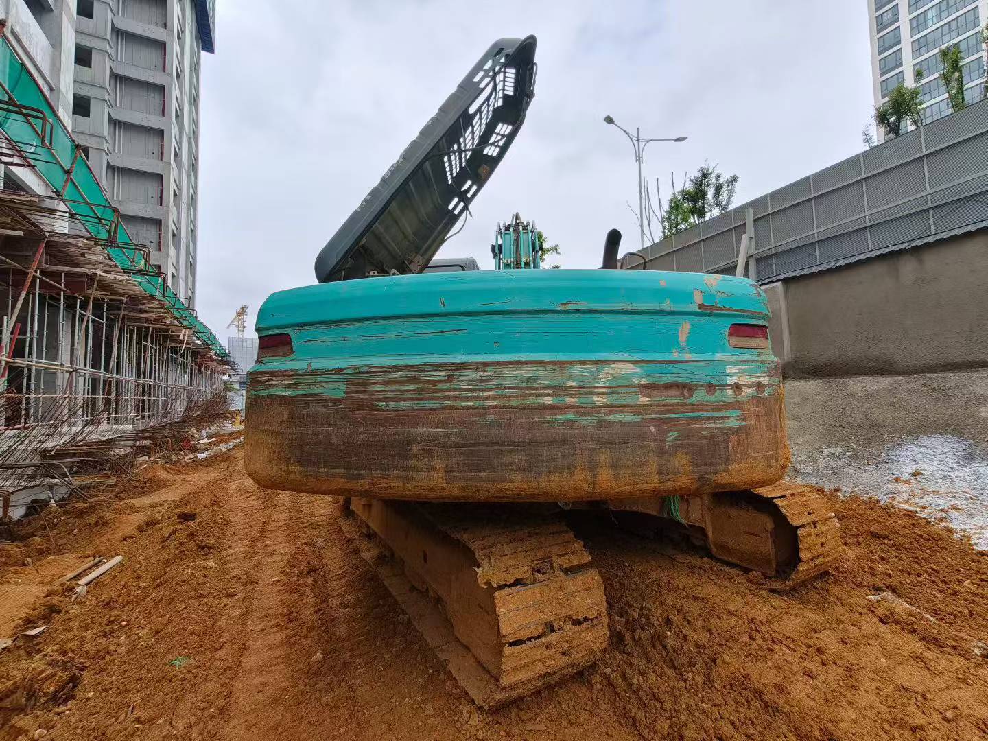 Buy Kobelco SK210 Used Excavator / 2