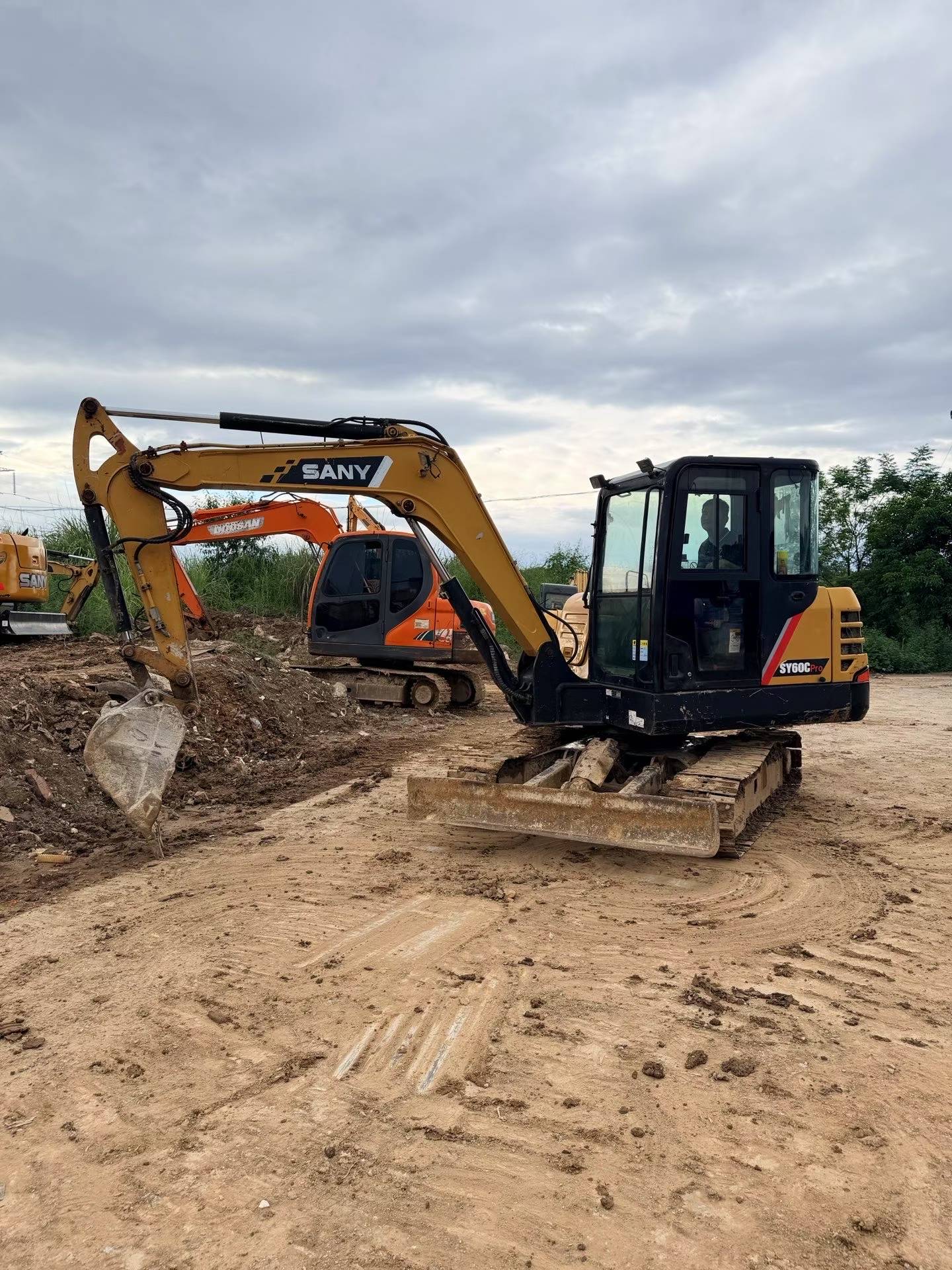 Buy Sany SY55 Used Excavator / 3 Buy Sany SY55 Used Excavator / 3